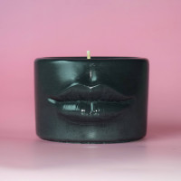 Lips in Schwarz – Designkerze mit Refill-System von STMMHAUS
