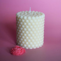 Perlenkerze aus Olivenwachs – handgemacht & natürlich